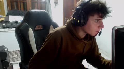 Snapshot of ramisexyloveyou chatting on September 18, 11:51 pm Ramiro online show from September 18, 11:51 pm