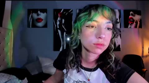 Snapshot of ramonasmith chatting on December 18, 8:09 am Ramona online show from December 18, 8:09 am