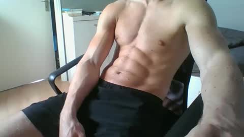 Snapshot of ramonjoosse2001 chatting on April 9, 12:10 pm ramonjoosse2001 online show from April 9, 12:10 pm