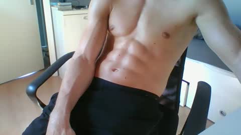 Snapshot of ramonjoosse2001 chatting on April 14, 12:00 pm ramonjoosse2001 online show from April 14, 12:00 pm