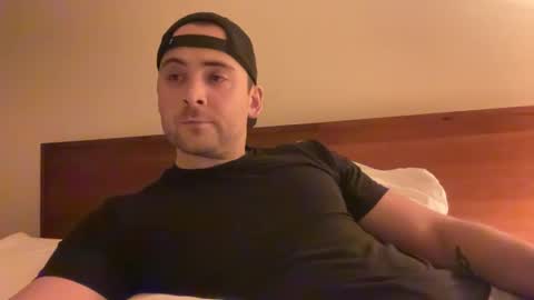 randomdude5950 online show from December 18, 2:32 am