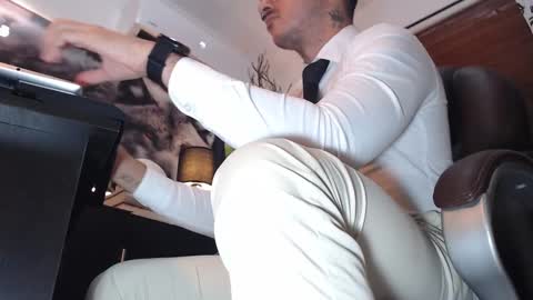 Snapshot of randylukehot chatting on January 15, 6:40 pm randylukehot online show from January 15, 6:40 pm