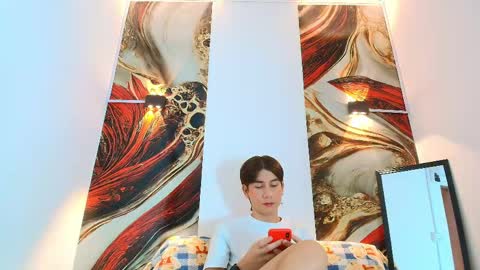 raphael_nyon1 online show from May 7, 4:18 am