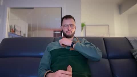 Snapshot of raphwoods95 chatting on February 28, 12:11 am Raph online show from February 28, 12:11 am