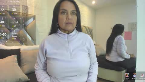 Raquel Moore  online show from January 19, 2:43 pm