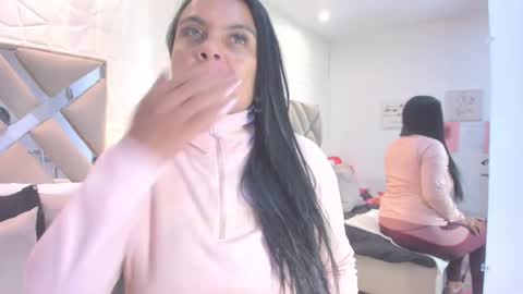 Raquel Moore  online show from March 30, 1:56 pm