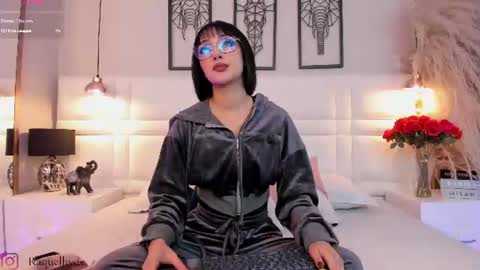raquel Hyde online show from June 21, 12:30 pm