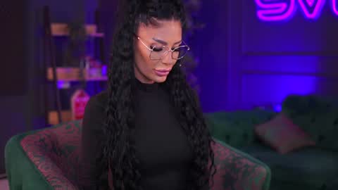 Snapshot of raquellevon chatting on January 3, 6:57 pm Raquelle online show from January 3, 6:57 pm