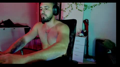 RaulMaxel online show from April 28, 1:04 am