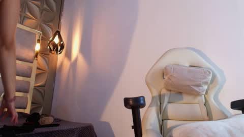   online show from September 26, 11:03 am