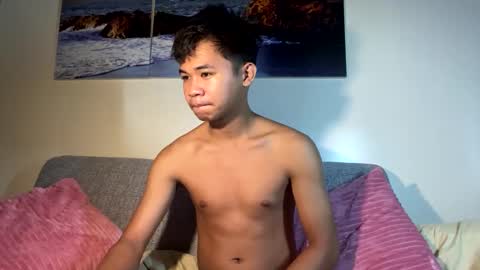 Snapshot of raven354 chatting on January 4, 8:05 pm raven354 online show from January 4, 8:05 pm