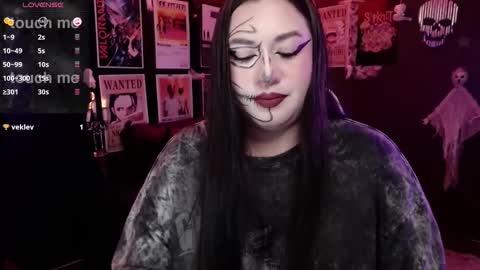 Snapshot of raven_darkk chatting on October 27, 7:07 pm Raven online show from October 27, 7:07 pm