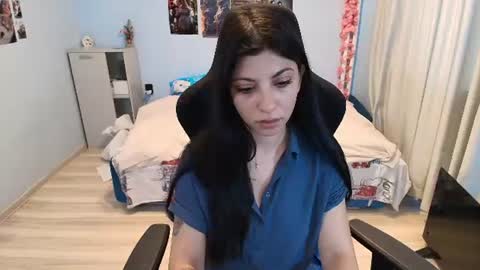 Snapshot of raven_haired_goddess chatting on June 21, 9:23 am raven_haired_goddess online show from June 21, 9:23 am