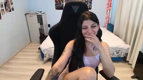 Snapshot of raven_haired_goddess chatting on July 24, 7:50 am raven_haired_goddess online show from July 24, 7:50 am