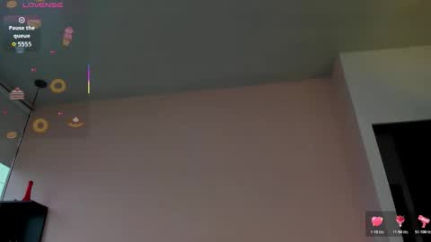 Snapshot of raven_loove chatting on February 13, 8:16 pm raven_loove online show from February 13, 8:16 pm