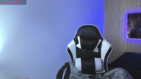 gata online show from February 8, 6:44 pm