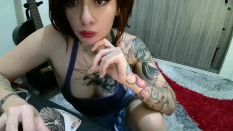 Snapshot of raven_sam33 chatting on February 23, 5:27 am Sam in the dark3 online show from February 23, 5:27 am