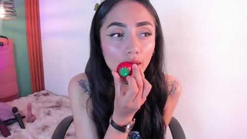 raven_smith_ online show from February 17, 2:41 am