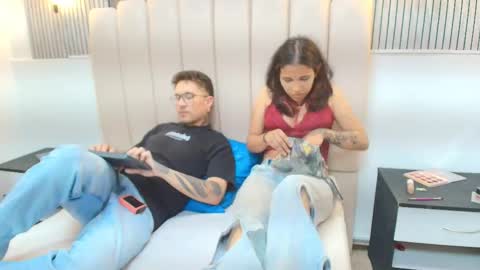 ravenandcody online show from November 12, 3:40 am