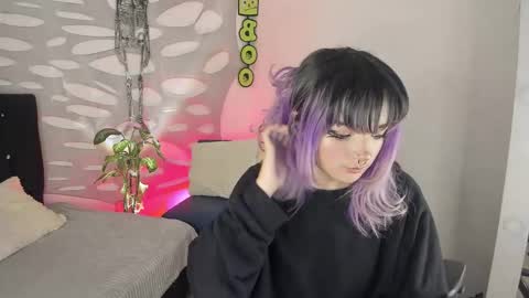 ravencollen online show from October 19, 12:28 pm