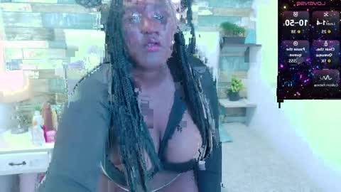 ravennova_ online show from April 6, 1:12 pm