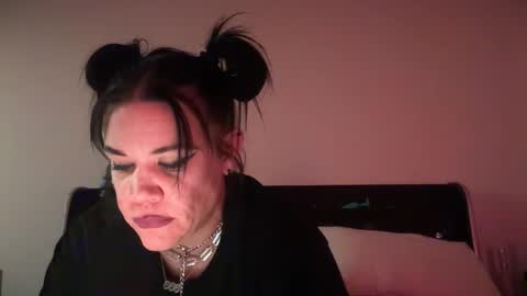 Snapshot of ravenrayyy chatting on February 16, 7:48 am Raven Ray online show from February 16, 7:48 am
