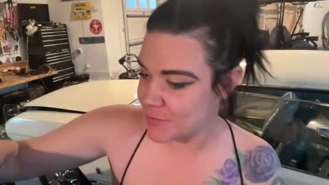 Snapshot of ravenrayyy chatting on May 18, 10:10 am Raven Ray online show from May 18, 10:10 am