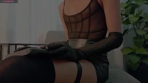 Raven Sinclair online show from July 16, 2:06 am
