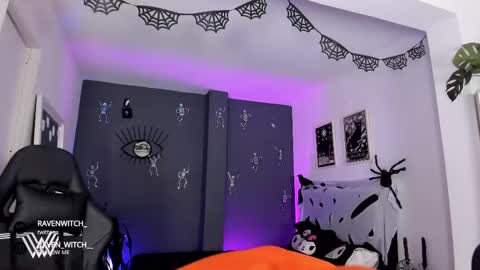 Raven Witch online show from October 13, 9:15 pm