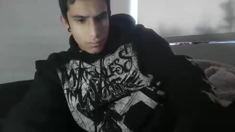 Snapshot of ravenxbat chatting on December 2, 3:29 pm ravenxbat online show from December 2, 3:29 pm