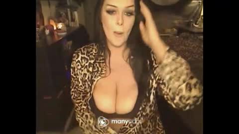 Snapshot of ravenxlee chatting on June 11, 7:34 pm ravenxlee online show from June 11, 7:34 pm