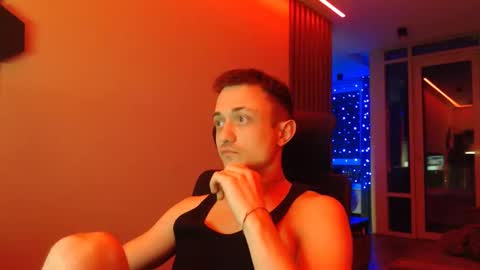 Snapshot of ravine_doleg chatting on February 1, 12:40 am Alex Nash online show from February 1, 12:40 am