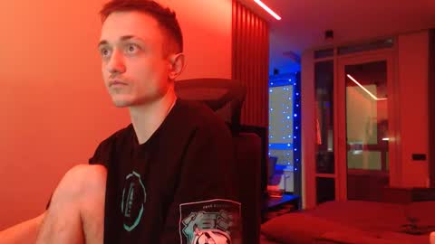 Snapshot of ravine_doleg chatting on February 12, 11:20 pm Alex Nash online show from February 12, 11:20 pm