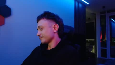 Snapshot of ravine_doleg chatting on October 11, 9:35 pm Alex Nash online show from October 11, 9:35 pm