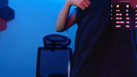 Snapshot of ravine_doleg chatting on October 15, 12:44 am Alex Nash online show from October 15, 12:44 am