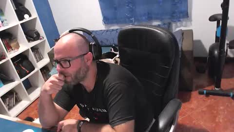 ravingr3d3 online show from October 19, 9:26 pm