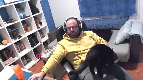 ravingr3d3 online show from November 30, 10:03 pm