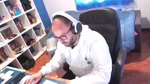 ravingr3d3 online show from March 26, 10:32 am