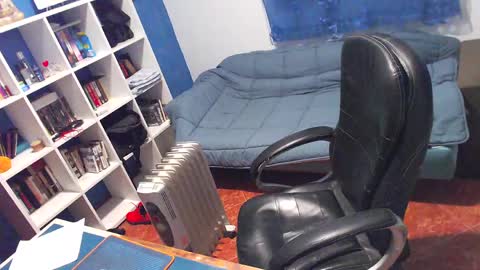 ravingr3d3 online show from April 6, 10:00 pm