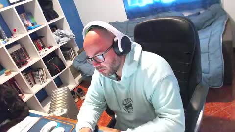 ravingr3d3 online show from April 13, 7:58 am