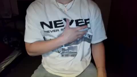 Snapshot of ravyn075 chatting on October 19, 4:35 am Ravyn online show from October 19, 4:35 am