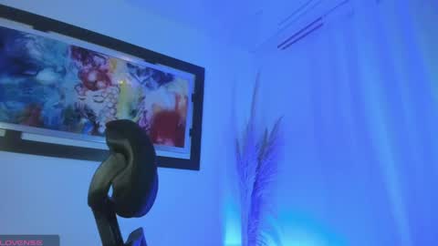 ravyn_rouge online show from April 8, 1:22 pm
