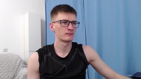 Snapshot of ray_booy chatting on November 13, 4:06 pm Ray Booy online show from November 13, 4:06 pm