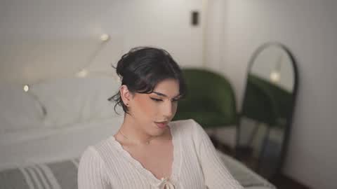 Rayvens online show from November 25, 6:30 pm