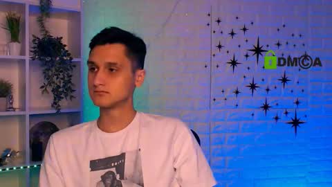 Snapshot of rayan_ross chatting on November 13, 12:04 pm rayan_ross online show from November 13, 12:04 pm