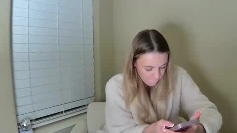 RayBabe online show from December 17, 3:12 am