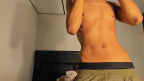 Snapshot of raydevil_ chatting on October 15, 12:11 am Rayn online show from October 15, 12:11 am