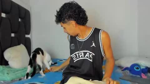 Snapshot of raydevil_ chatting on November 3, 2:07 pm Rayn online show from November 3, 2:07 pm