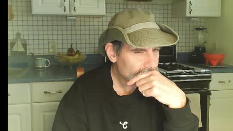 Snapshot of raylene4u2 chatting on January 18, 5:50 pm Ray online show from January 18, 5:50 pm