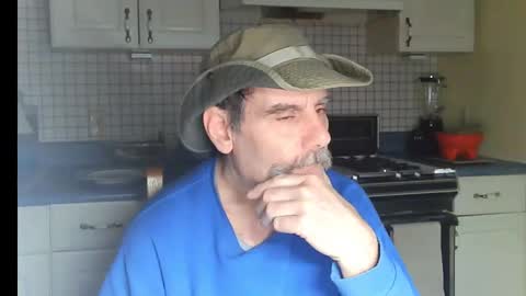 Snapshot of raylene4u2 chatting on February 2, 8:02 am Ray online show from February 2, 8:02 am